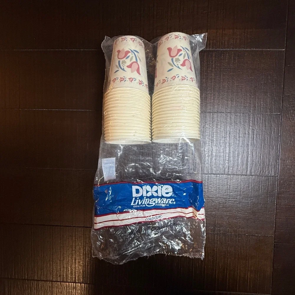 Vintage Dixie Livingware Floral Pink Tulip Paper Cold Cups Set Open